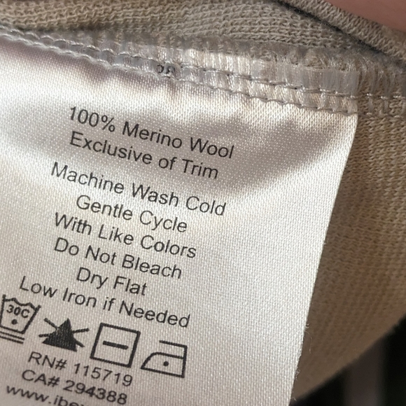 Ibex Tan Merino Wool Zip Vest. Large - Picture 6 of 6